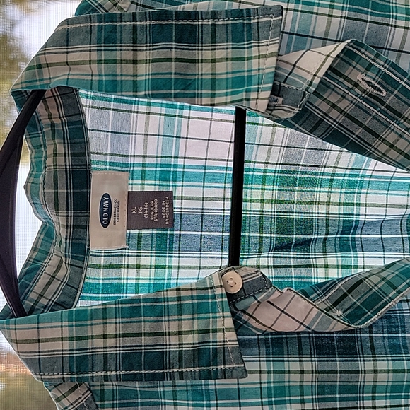 Old Navy s/s button down shirts - Picture 2 of 16